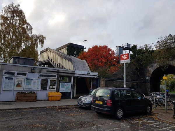 Berrylands station