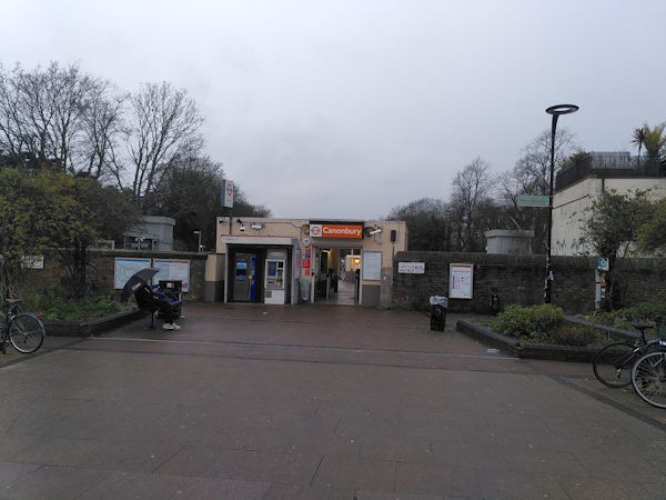 Canonbury station