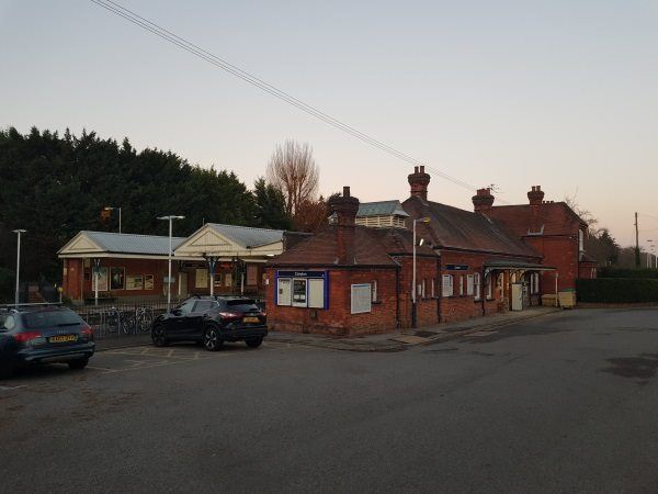 Clandon station