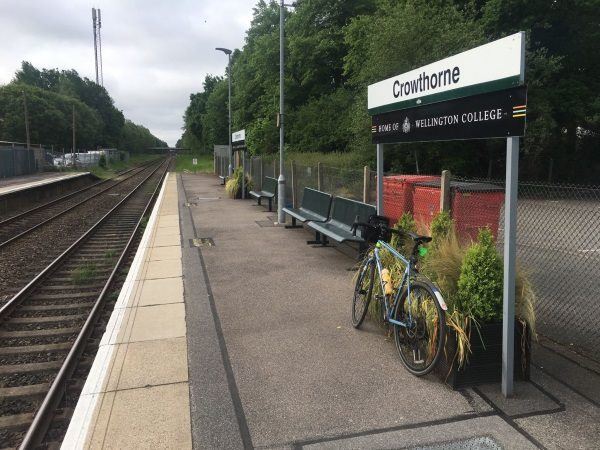 Crowthorne station