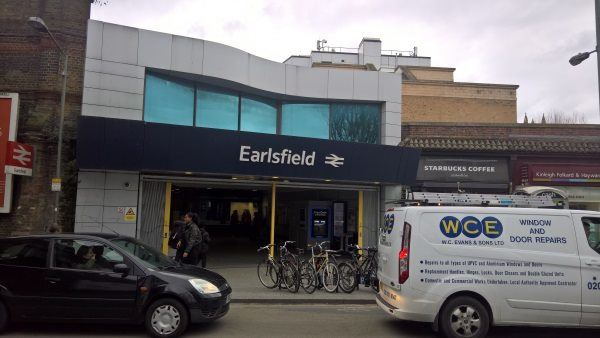 Earlsfield station