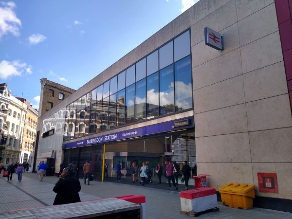 Farringdon station